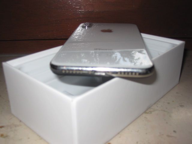 Apple iPhone X - 64GB - Silber (Ohne Simlock) A1901 in Thuine