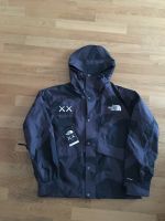 The North Face x KAWS ❌❌ Mountain Jacket 1986 Bayern - Ansbach Vorschau