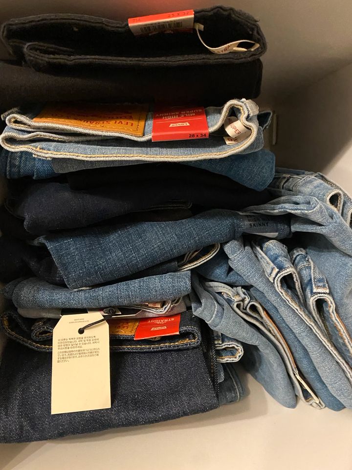 Levis, Levi‘s Jeans, Restposten, A Ware, Jeansposten in Hüsby