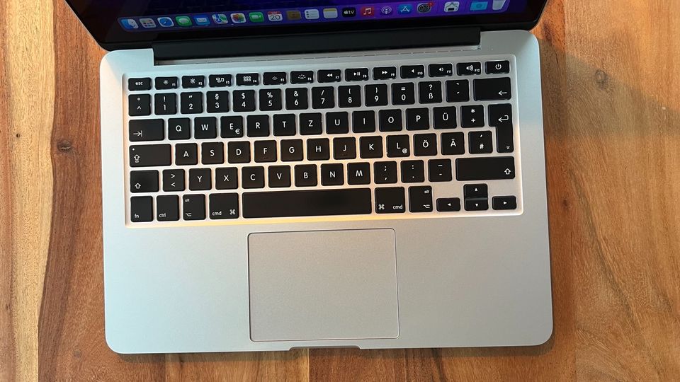 MacBook Pro 13 Zoll Retina 2015 i5 8 GB RAM 256 GB SSD in Sindelfingen