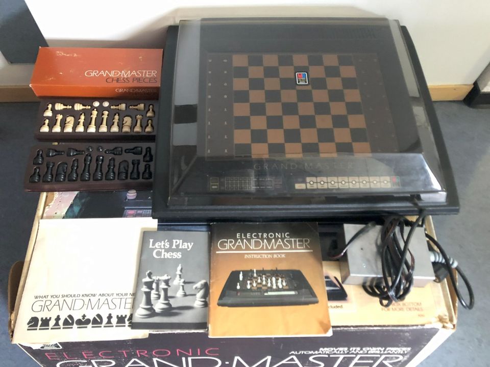 Milton Bradley Grandmaster - Schachcomputer in Heidelberg