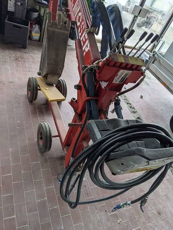 Moser Elektrobagger mit Hydraulikpumpe in Schleswig