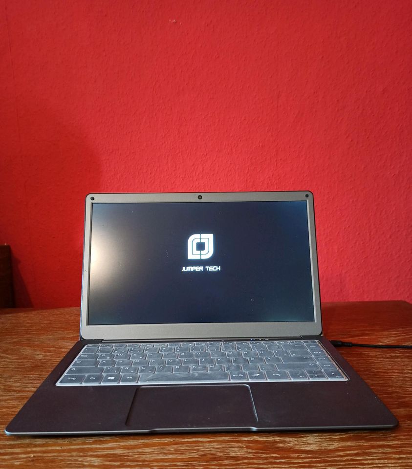 Netbook Laptop mit originale Netzteil. defekt. in Bad Waldsee