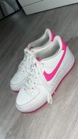 Pinke Nike Schuhe Air Force Niedersachsen - Firrel Vorschau