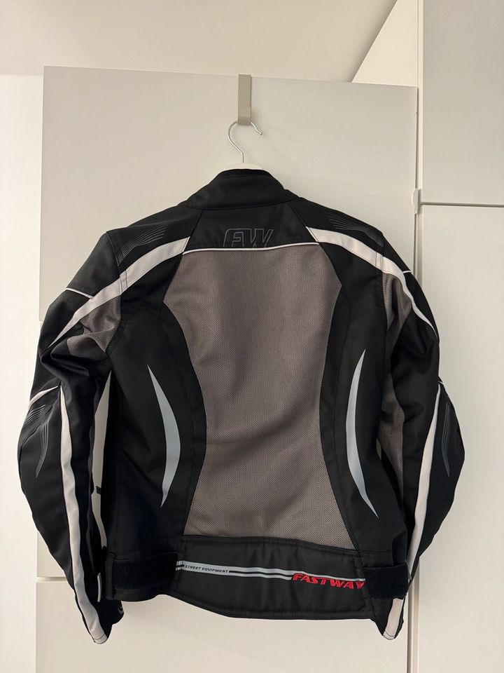 Fastway Motorrad Jacke Damen in Schorndorf