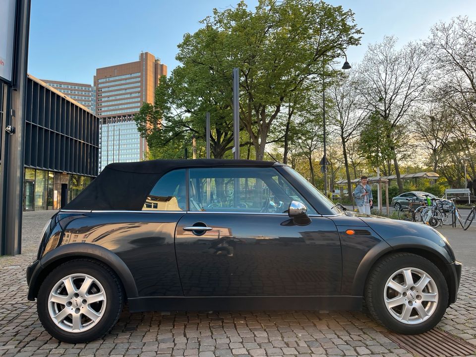 Mini Cooper Cabrio *Viele Neuteile*8-Fach Brf*VollLeder,Service* in Köln