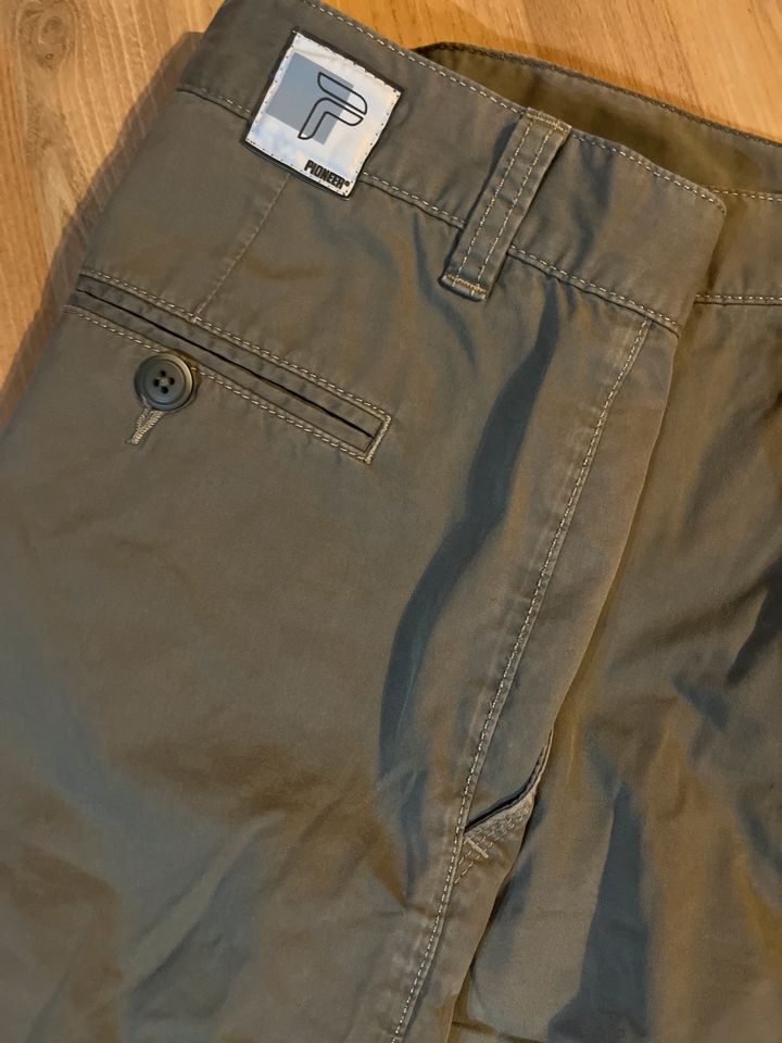 Pioneer Herren  Cargo Bermuda W38 L30 in Haßloch