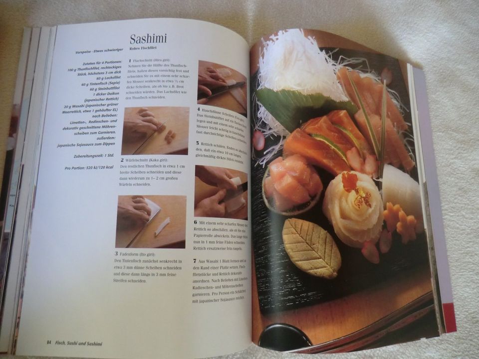 2x asiatische Kochbücher Asiatische Küche Japanisch kochen in Großmehring