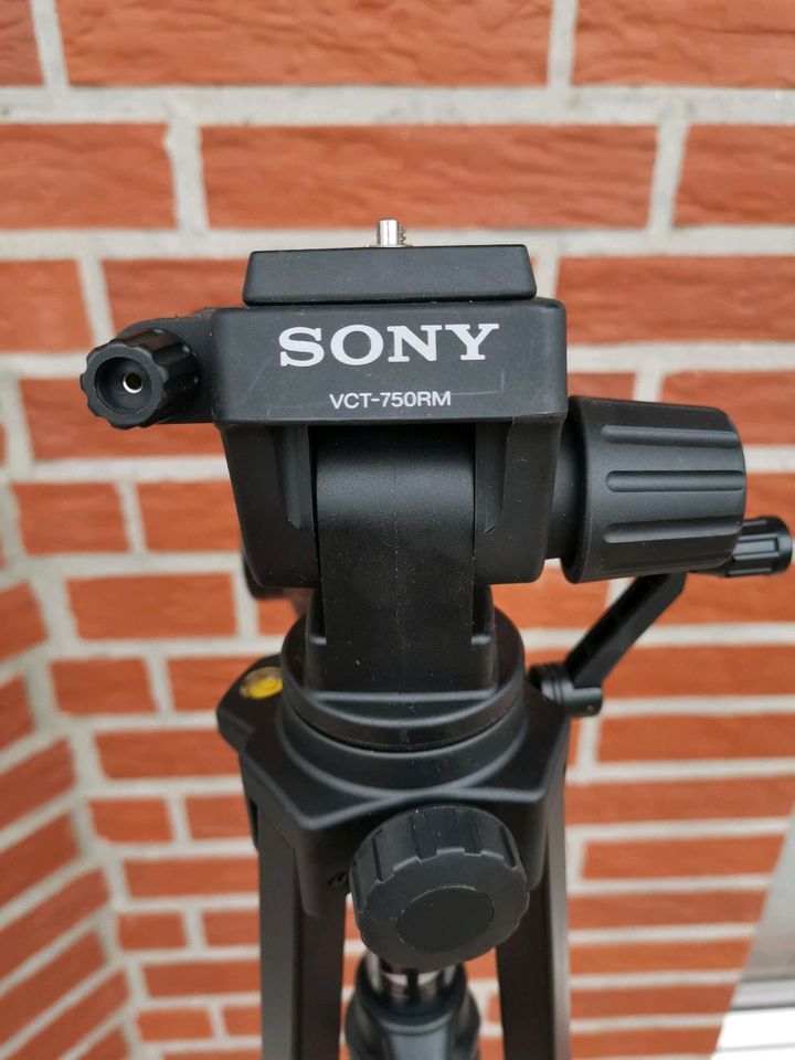 Sony Stativ VCT-750RM inkl Tasche neuwertig in Fredenbeck