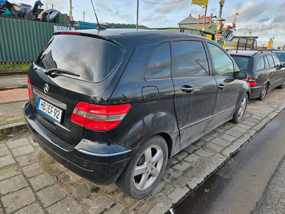 Mercedes B-Klasse 2007 Schlachtfest in Bremen