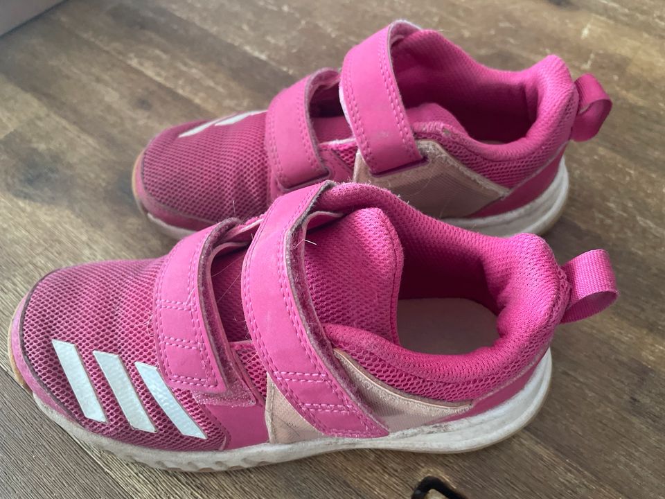 ADIDAS Turnschuhe „Gr. 31“ Mädchen in Osterweddingen