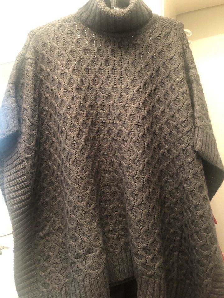 Michael Kors Poncho in Ingolstadt