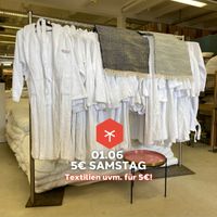 5€ SALE! MORGEN 2000x Bademäntel Teppiche Kissen Tische 01.06 Berlin - Zehlendorf Vorschau