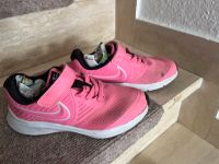 Schuhe Mädchen Nike 31 Marburg - Wehrda Vorschau