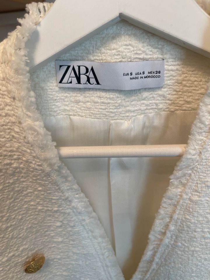 Zara Blazer Jacke Bouclé weiss gold Gr. S in Greven