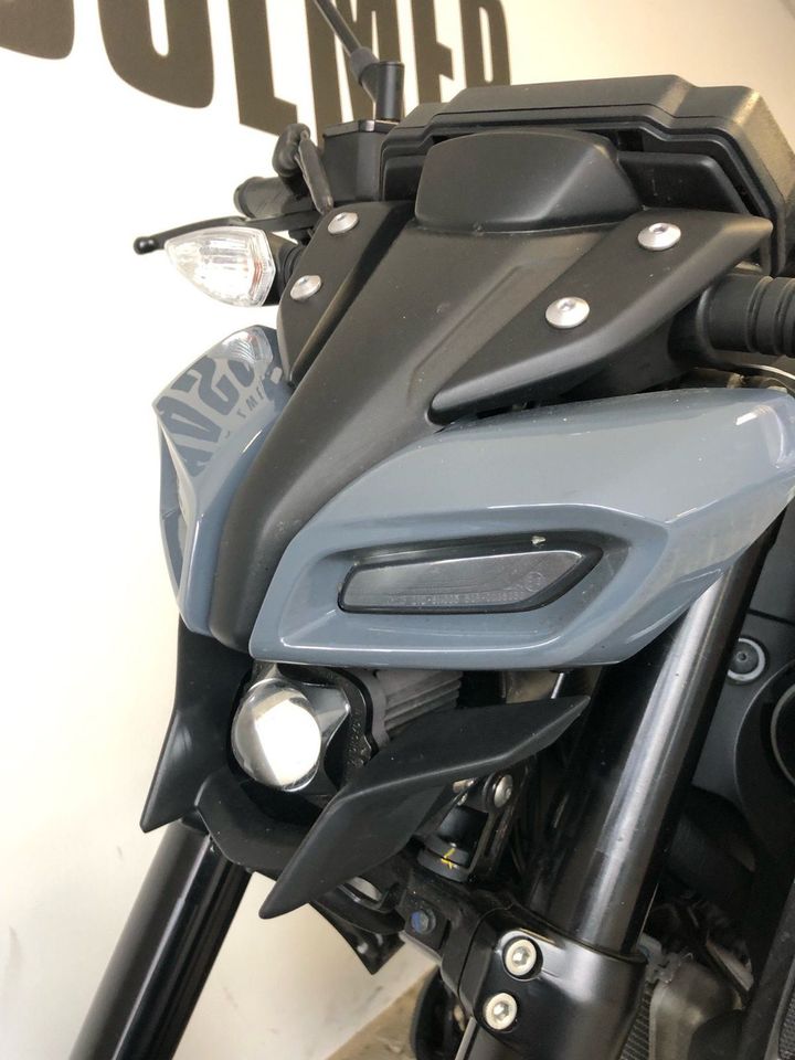 Yamaha MT125 CYAN STORM, SUPER ZUSTAND GARANTIE WENIG KM in Malchin