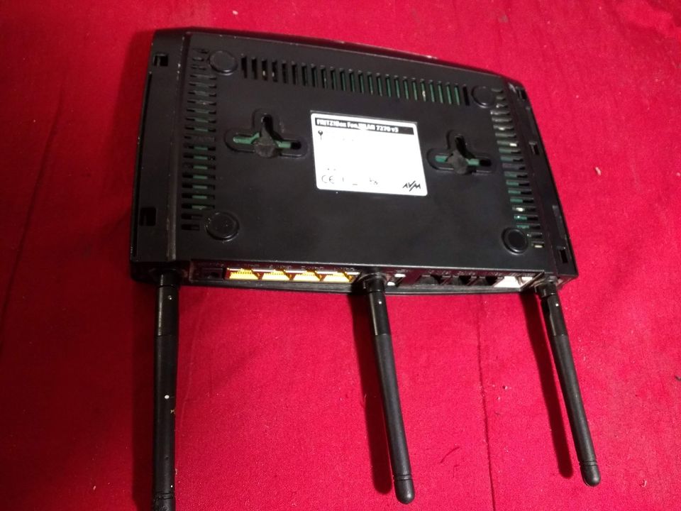 AVM Fritz!Box 7270 V3 WLAN Router ohne Netzteil in Frankfurt (Oder)