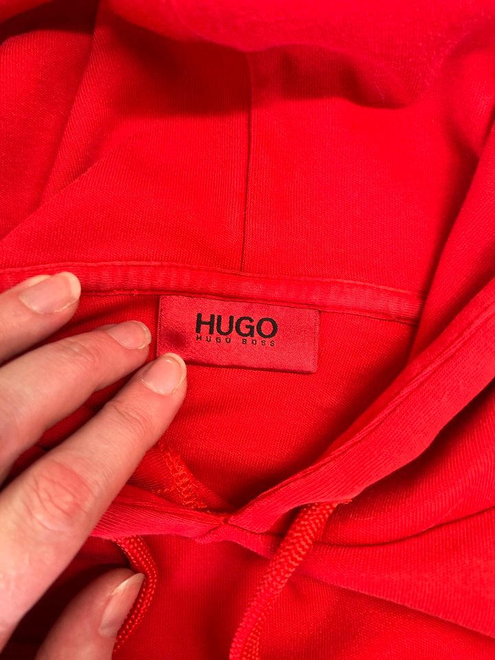 Hugo Boss Pulli Rot M in Hechingen