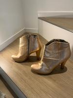 Coole Ankle Boots in gold, Größe 38 Niedersachsen - Damme Vorschau
