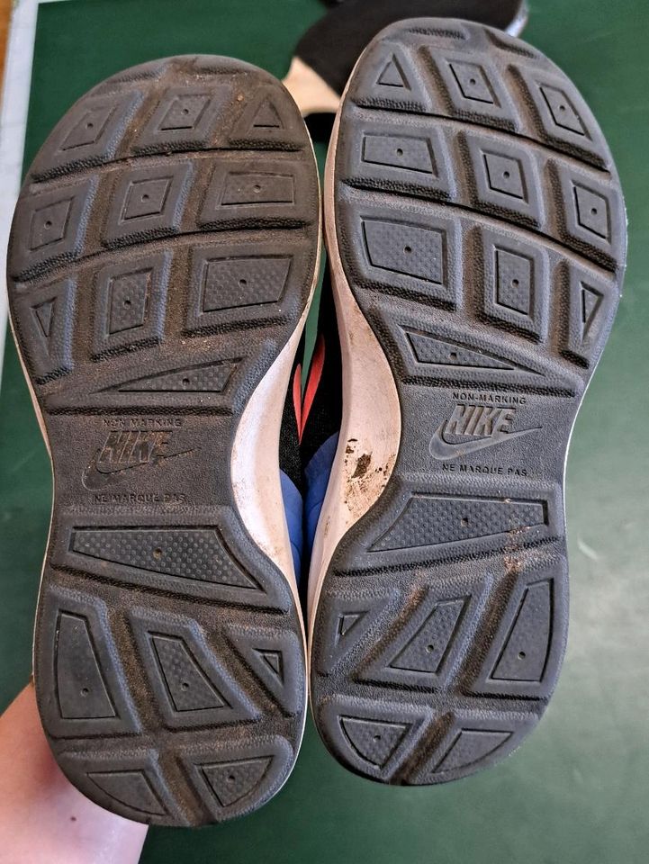 Turnschuhe Nike 30,5 in Neuenkirchen-Vörden