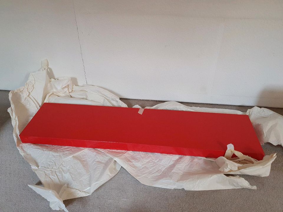 Ikea Wandregal rot glanz 110cm x 26cm in Lambrecht (Pfalz)