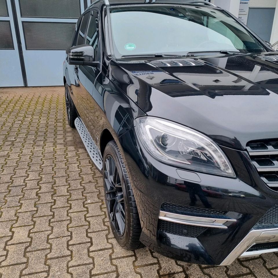 Mercedes ML 350 Bluetec AMG Line in Neunkirchen Siegerland