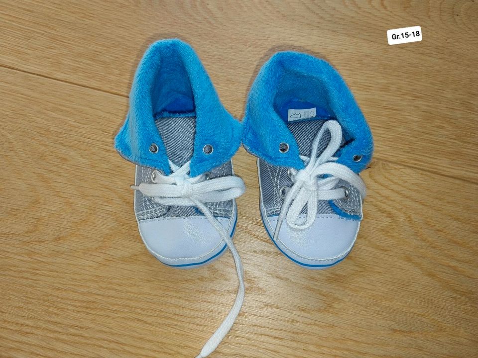 Baby Schuhe Chucks Puschen Gr.15-18 ungetragen in Lengede