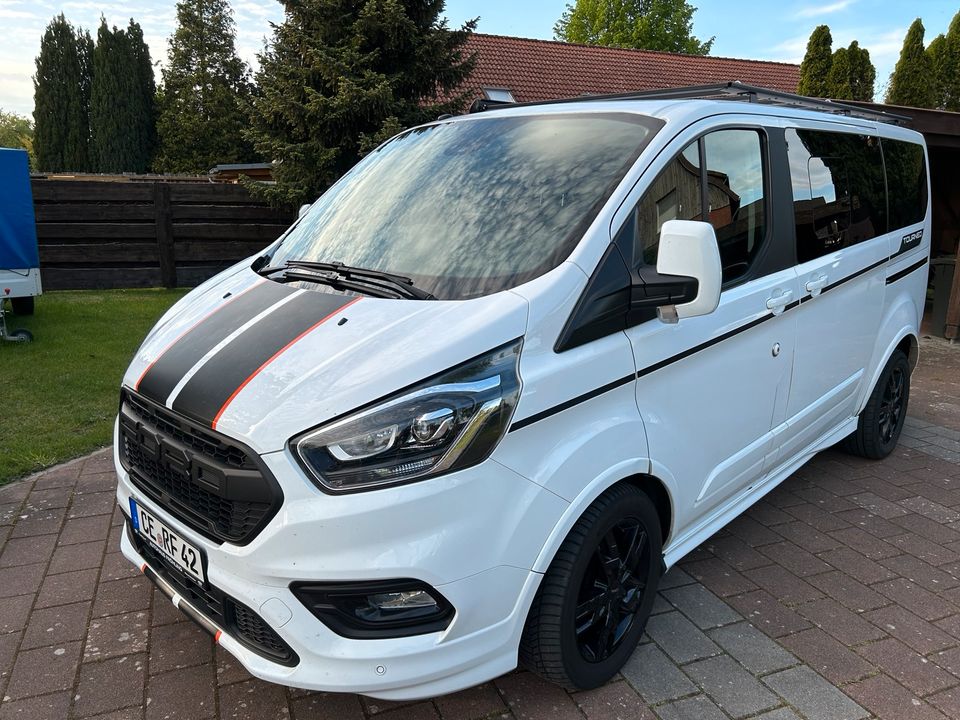 Bus/ Transporter Ford Tourneo Custom Sport 8 Sitze mieten/ leihen in Ahnsbeck