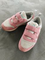 Mädchen PUMA Sneakers Turnschuhe, Größe 32 Bayern - Lonnerstadt Vorschau