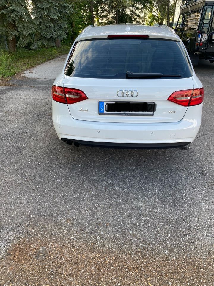 Audi A4 2.0TDI b8 in Buchloe