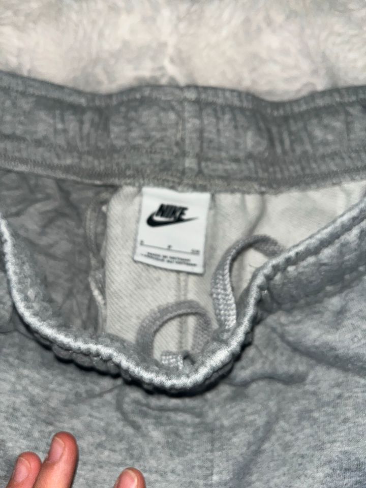 Graue Original Nike Jogginghose Herren in Freigericht