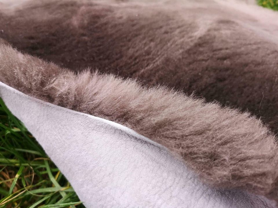 Echte deutsche Merino Schaffelle weiche dichte Wolle XL XXL TAUPE in Hamburg