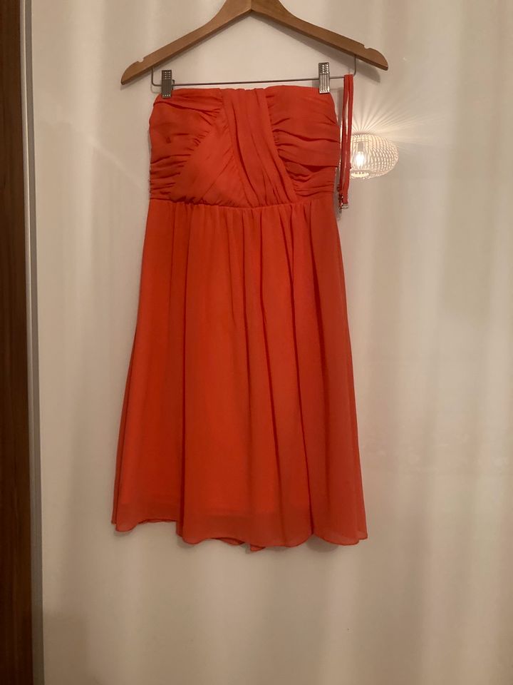 Orangenes Kleid S Vila (mit herausnehmbaren Trägern) in Dülmen