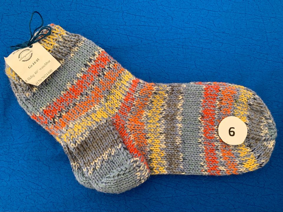Wollsocken selbsgestrickte dicke Socken Gr. 44/45 sockenwolle in Hüllhorst