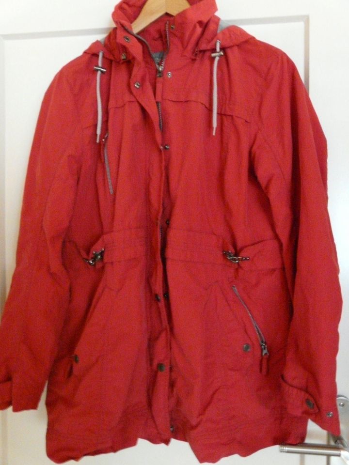 Eddie Bauer Parka Damen Gr. 42 in Schöngeising