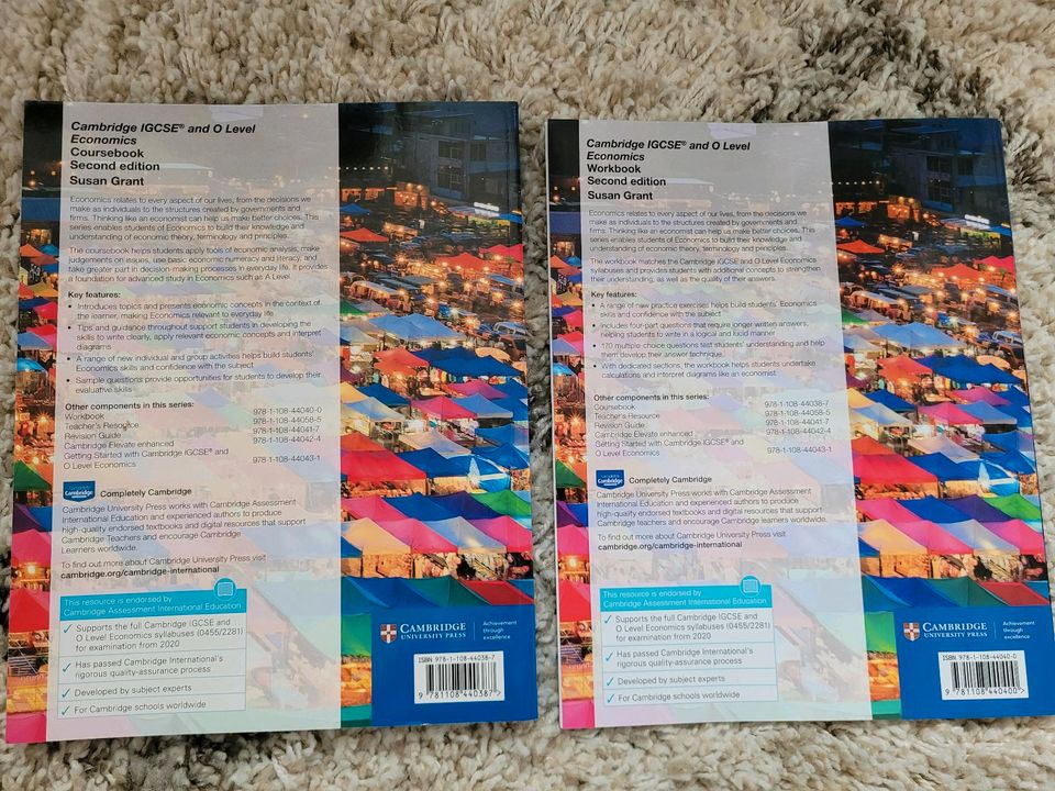 Cambridge IGCSE Economics Coursebook + Workbook in Viernheim