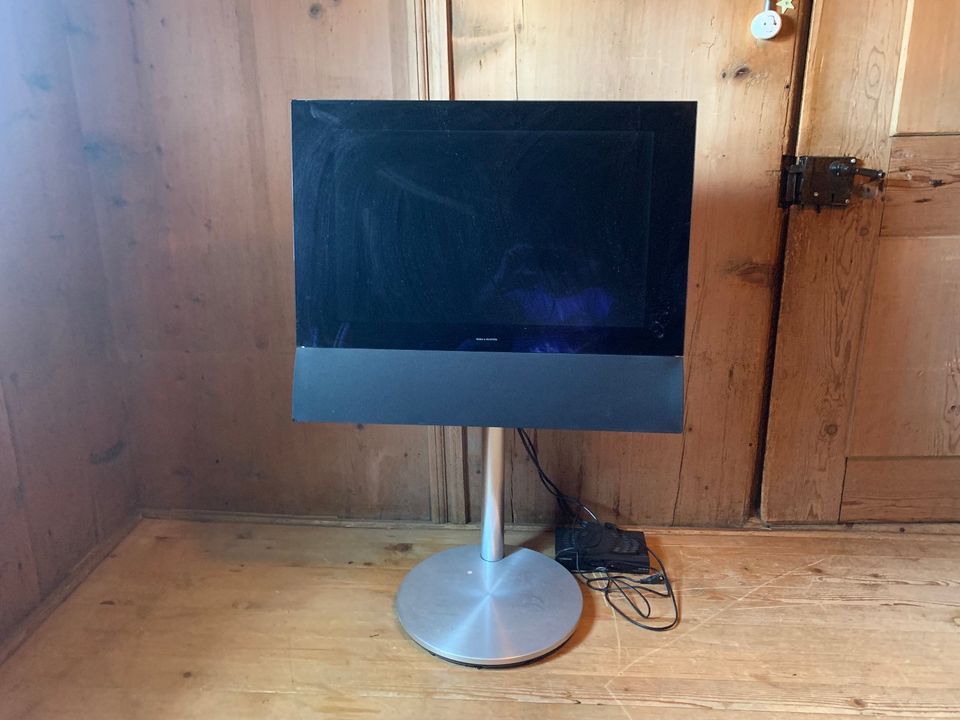 B O B&O Bang & Olufsen Beovision 6 mit Standfuss drebar in Lindau