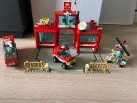 Lego Set 6389 Feuerwehr Wache mit Anleitung alle Teile vorhanden Düsseldorf - Grafenberg Vorschau