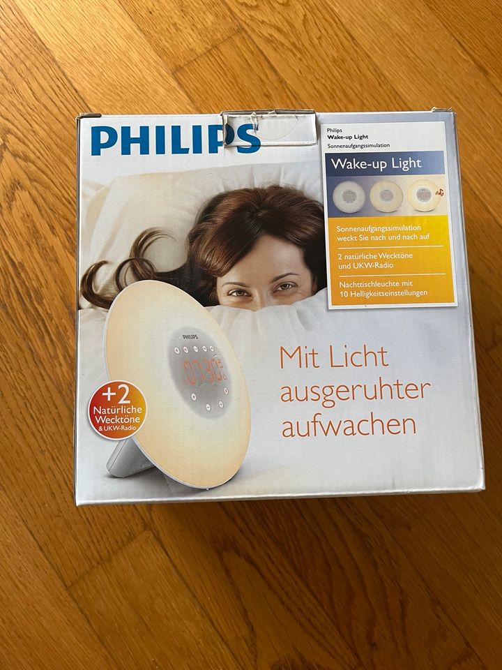 Philips Wake-up Light Sonnenaufgangssimulation mit Radio in Regensburg