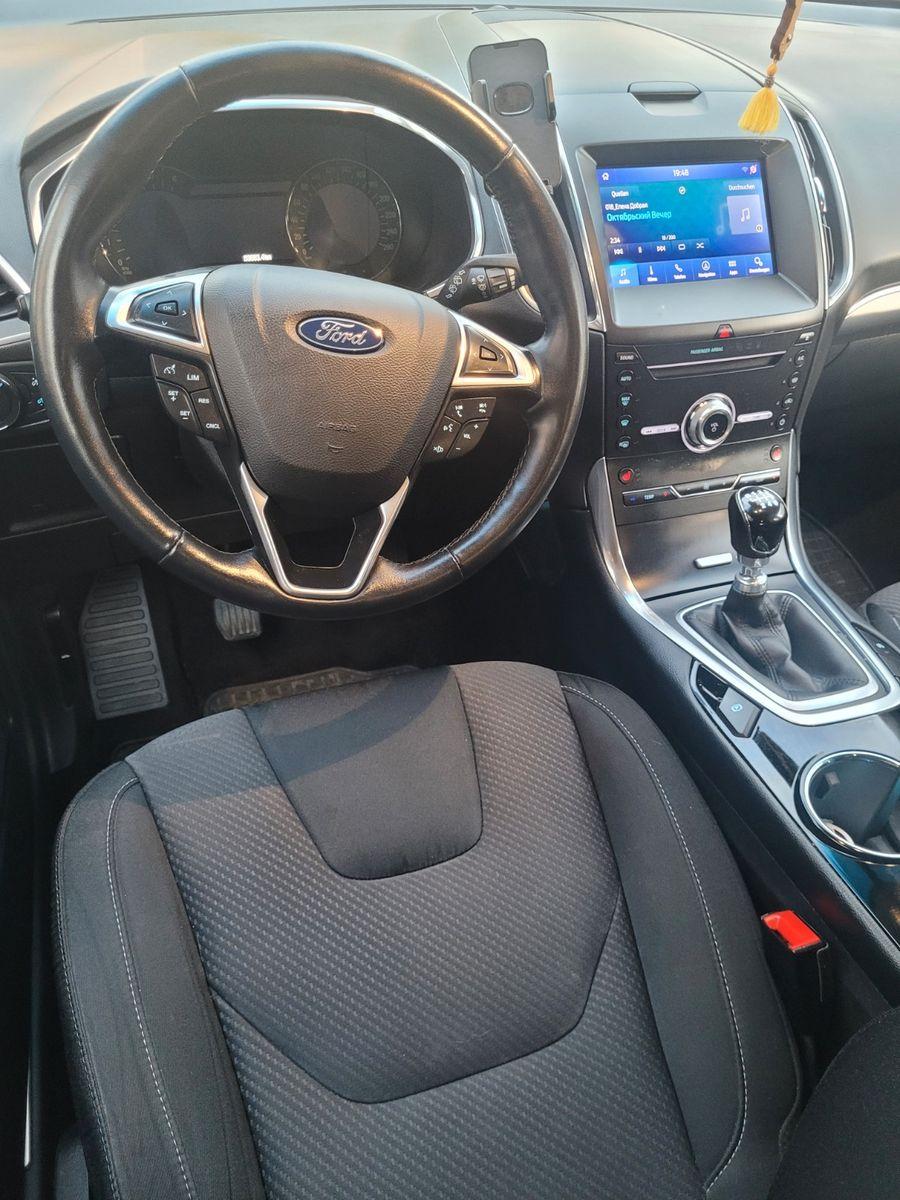 Abbildung des Autos Ford Edge 2,0 l EcoBlue …
