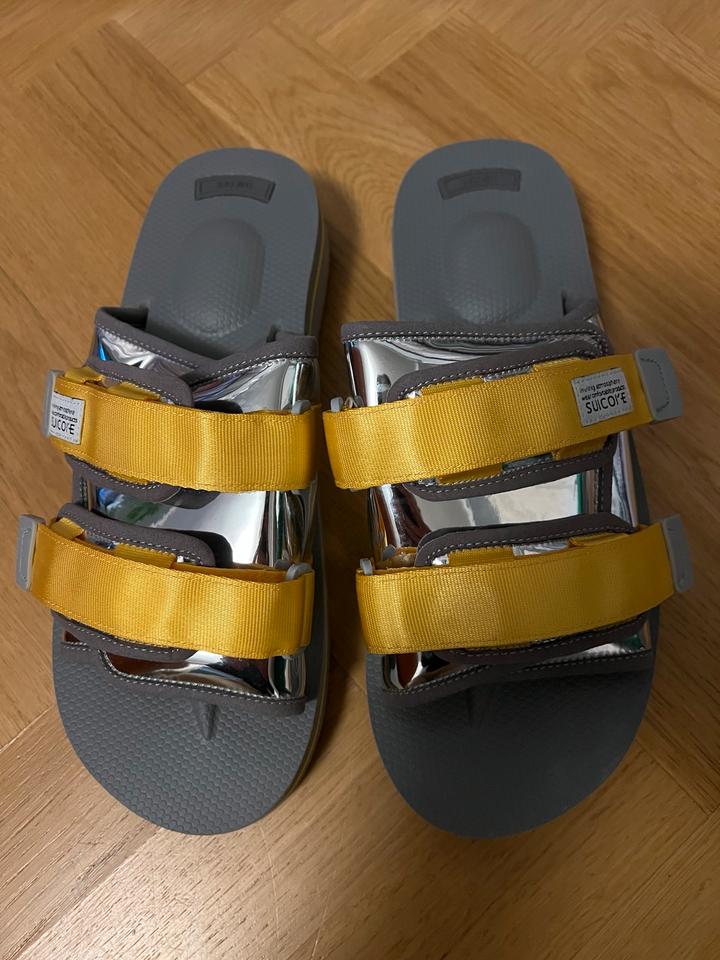 SUICOKE MOTO-VEU3 (Yellow) Sandalen Sneakers 43 Japan Kult in Berlin