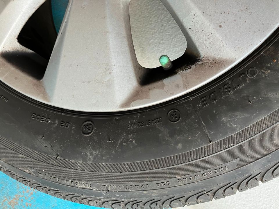 Kompletträder 225/60 R16 98Y - Sommerreifen auf Alufelgen Audi in Alfter