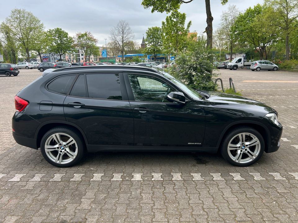 BMW X1 xDrive 20d TÜV 01/2025 in Köln