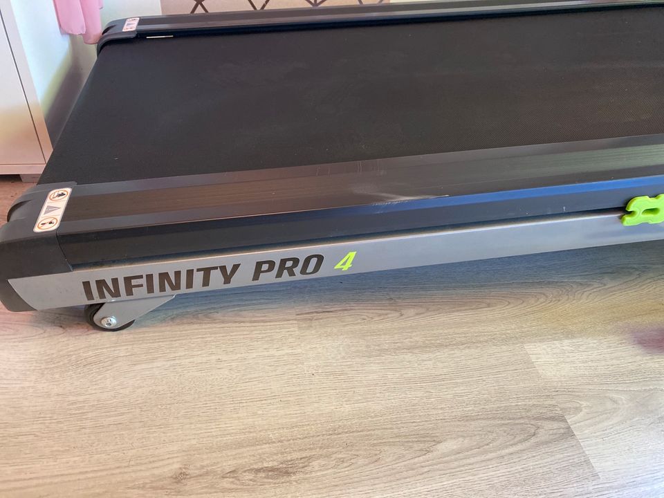 Laufband Infinity pro 4, Capital Sports in Westerstede