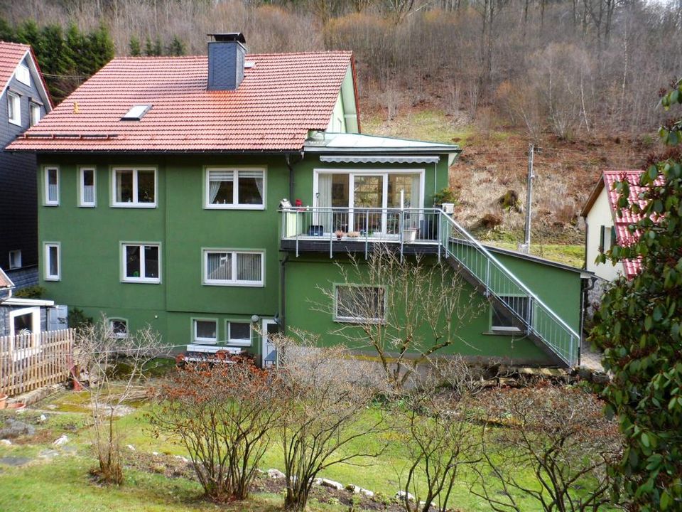 Die Natur im Blick - Wohn- und Geschäftshaus im Thüriger Wald in Fehrenbach