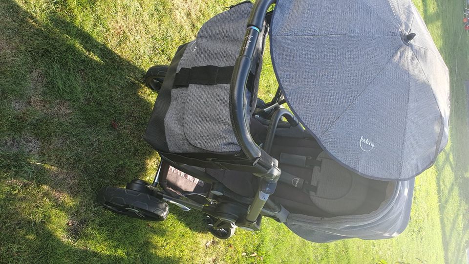 Kinderwagen Teutonia BeYou Elite inkl. Lammfell-Fußsack in Lahr (Schwarzwald)