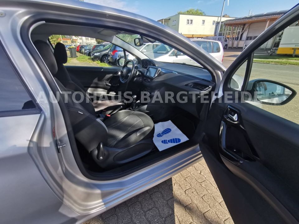 Peugeot 208 Active*KLIMA*PDC*HUNEU* in Bargteheide