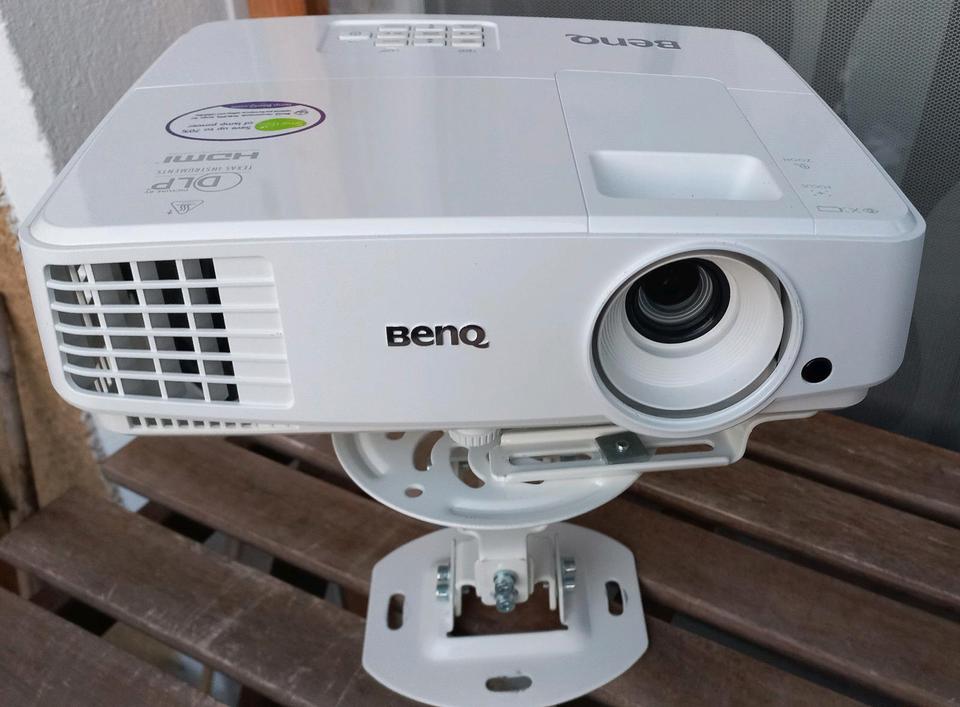 Benq TW523P 3 D DLP Beamer Leinwand Deckenhalterung HDMI Kabel in Berlin