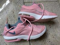 Nike Air Max Gr. 36 Sportschuhe Turnschuhe Laufschuhe Sneakers Hessen - Ortenberg Vorschau