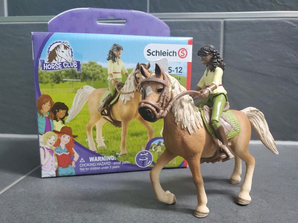 Schleich 42414 sarah & mystery 2025